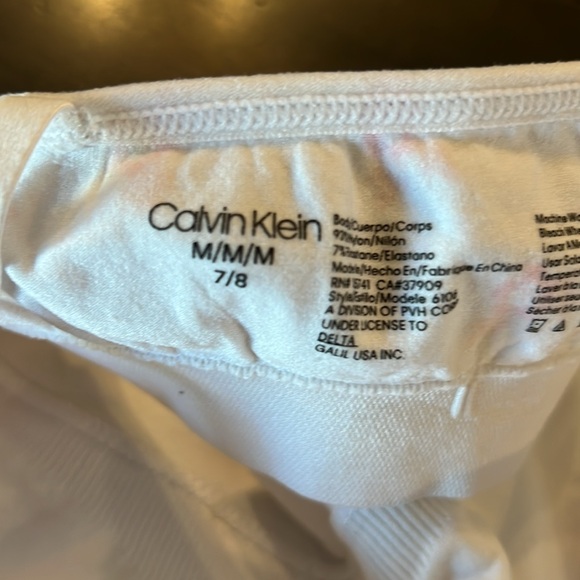 Set of 2 Calvin Klein bras girls size 7-8 - Picture 5 of 5